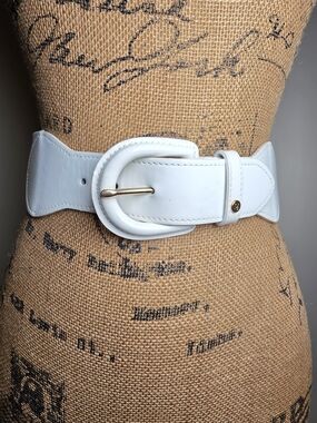 Wide White Women's Fashion Belt with Gold-Tone Buckle